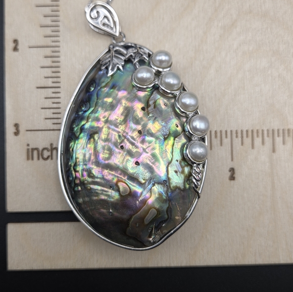 Abalone Silver and Pearl Pendant Necklace. 18" Chain. - Picture 4 of 7